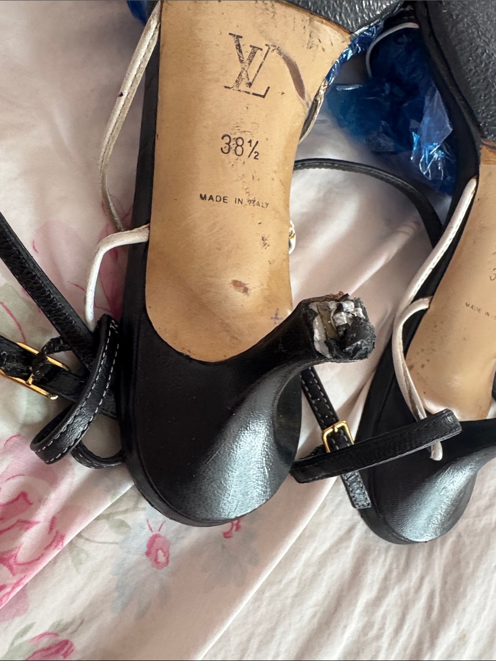 Louis Vuitton Black Strappy Women's Sandals with Gold Charm Accents Sz 8 1/2 - Picture 4 of 5